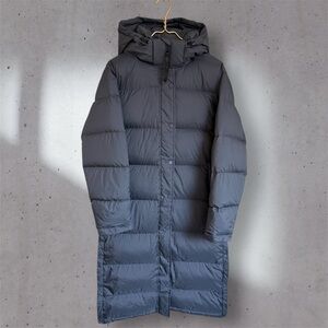 NWOT Quince - Women’s Responsible Down Long Puffer - Medium - Carbon Grey